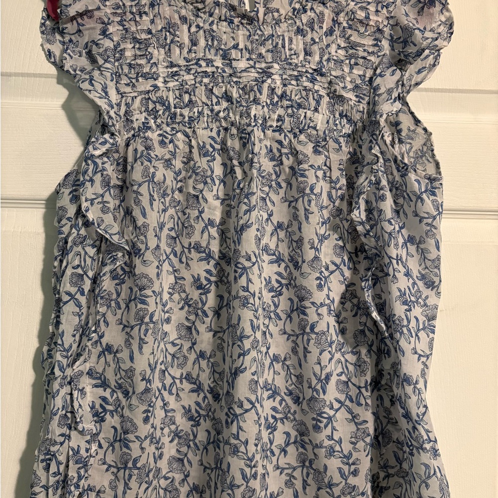 beachlunchlounge White Top with Blue Floral Print